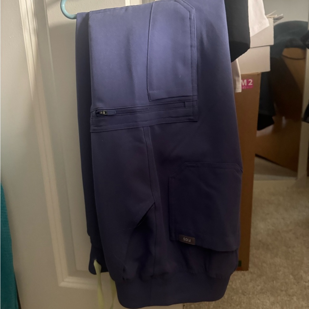 Figs Wayfarer High Waisted Yola Petite Skinny Scrub Pant XXS - Picture 2 of 2
